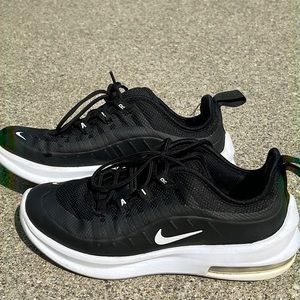 Nike Air Max, Youth Size 2